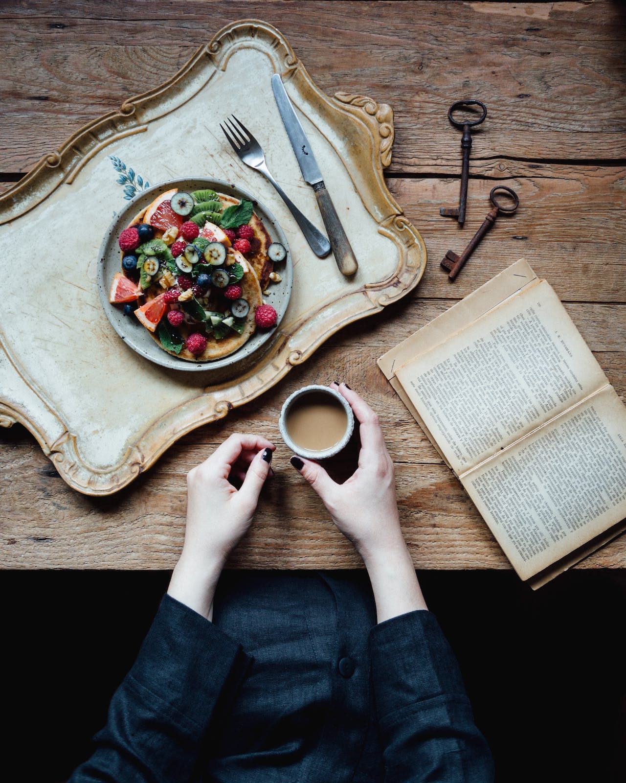 Read more about the article Kulinarne podróże bez wychodzenia z domu: 5 książek kucharskich, które warto mieć